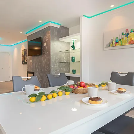 Chicago - Puerto Banus Apartment